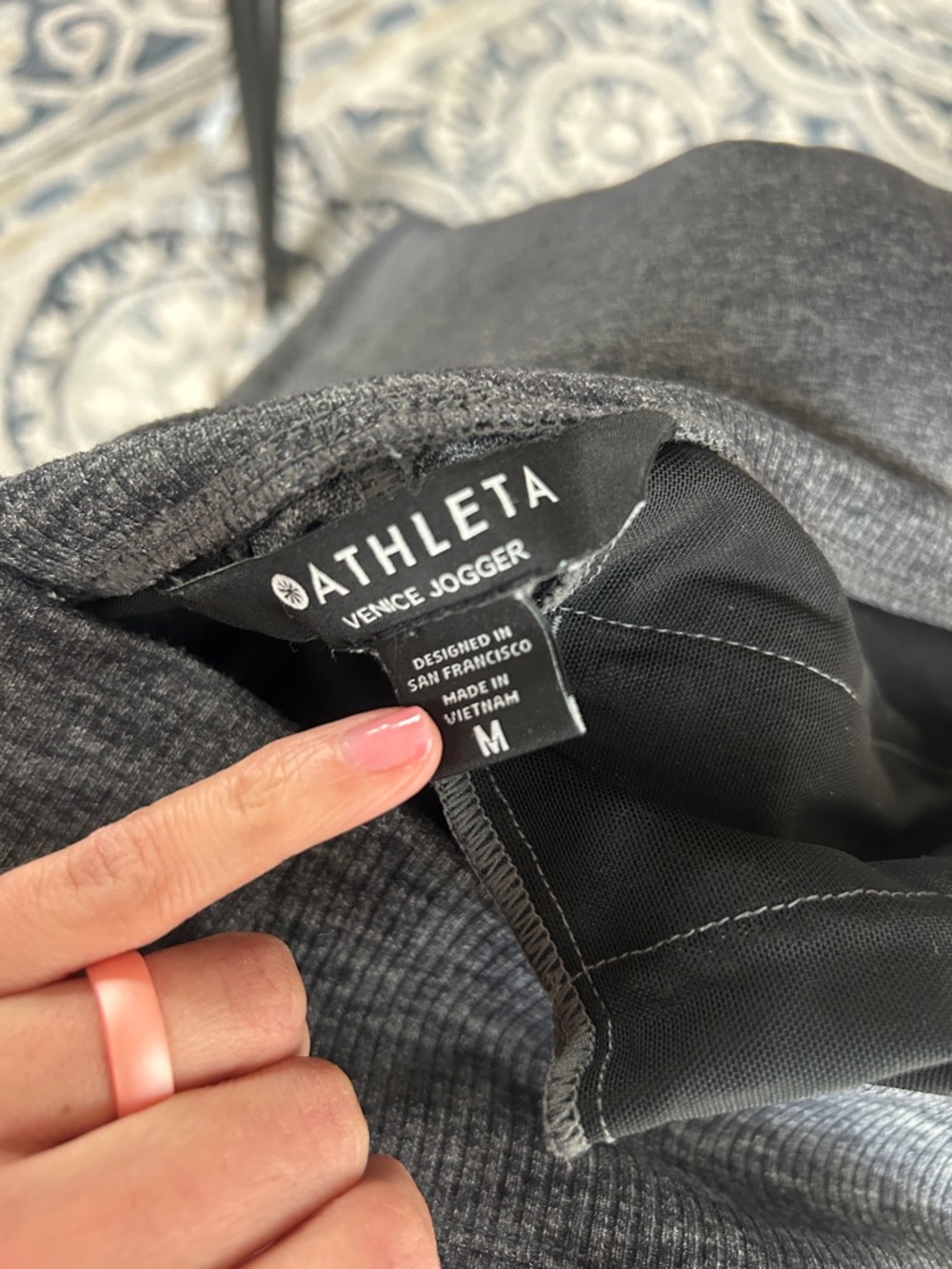 ATHLETA Venice Jogger Pant
M Medium Grey Heather medium
#597888 Workout Casual - Picture 3 of 3